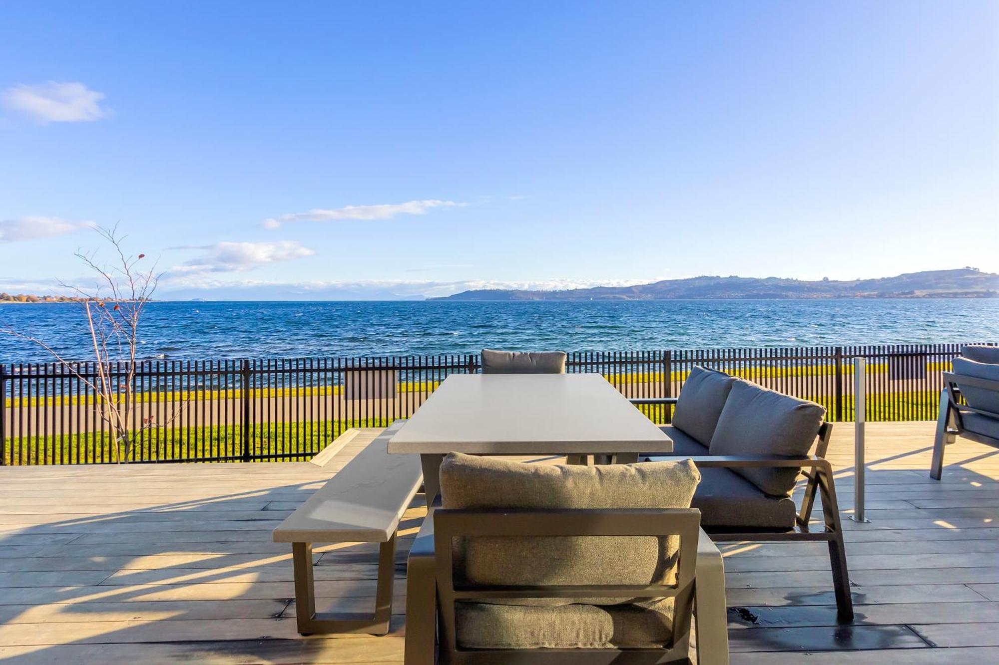 Brand New Lake Front Homes Spa Pool Taupo Eksteriør bilde