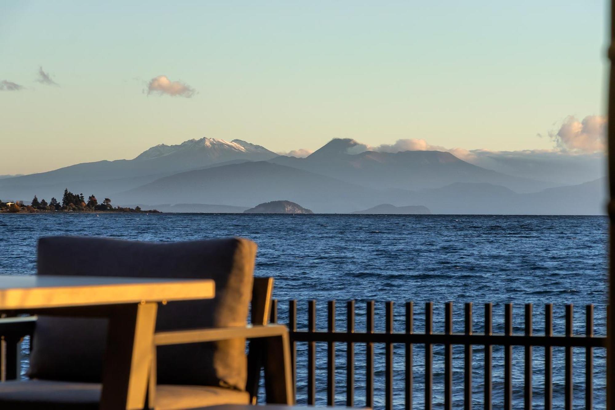 Brand New Lake Front Homes Spa Pool Taupo Eksteriør bilde