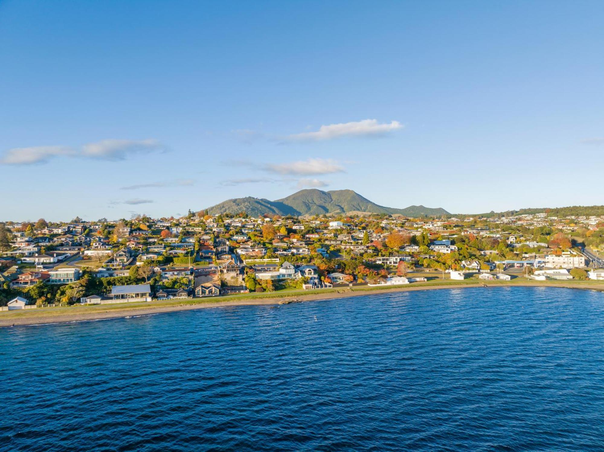 Brand New Lake Front Homes Spa Pool Taupo Eksteriør bilde