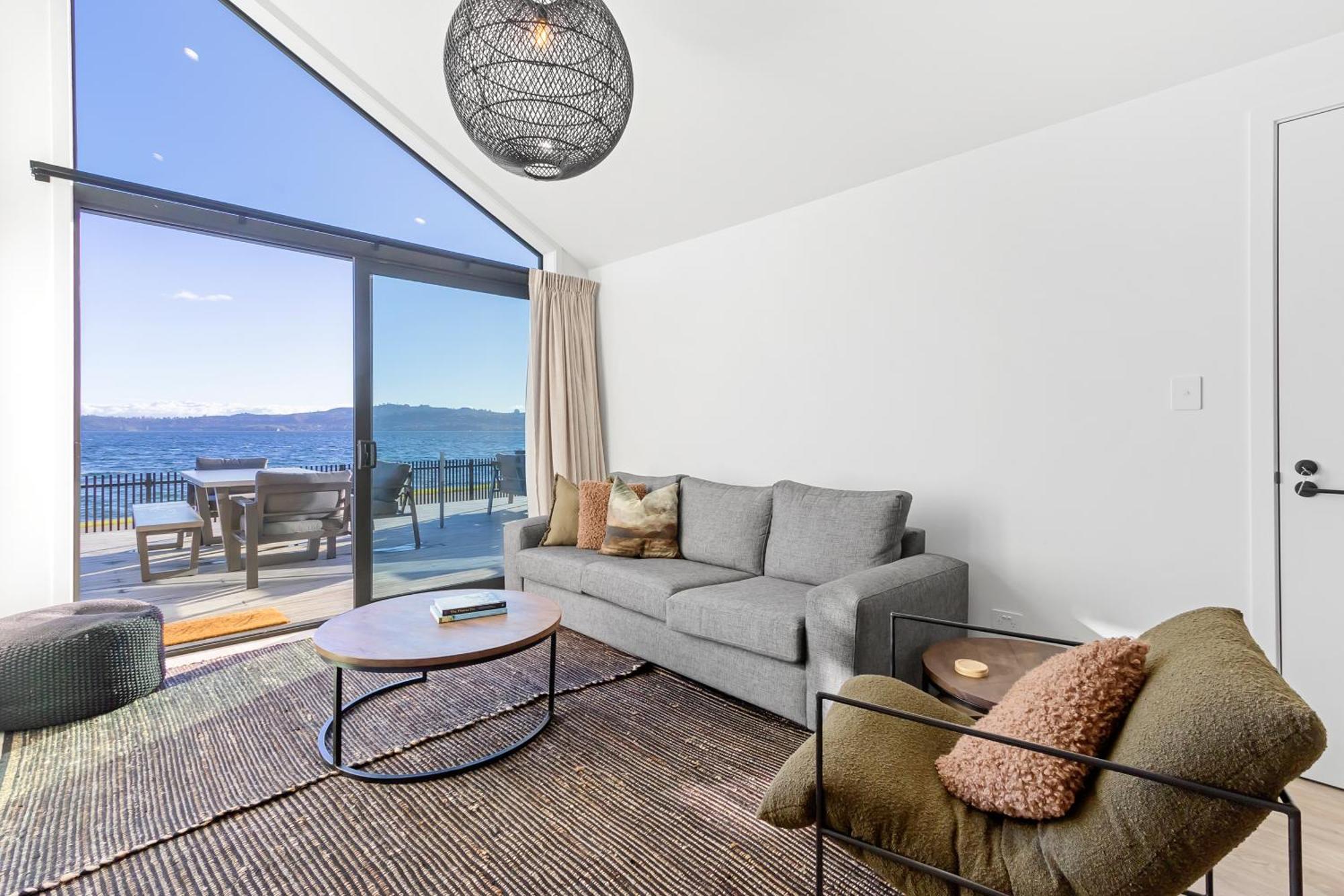 Brand New Lake Front Homes Spa Pool Taupo Eksteriør bilde