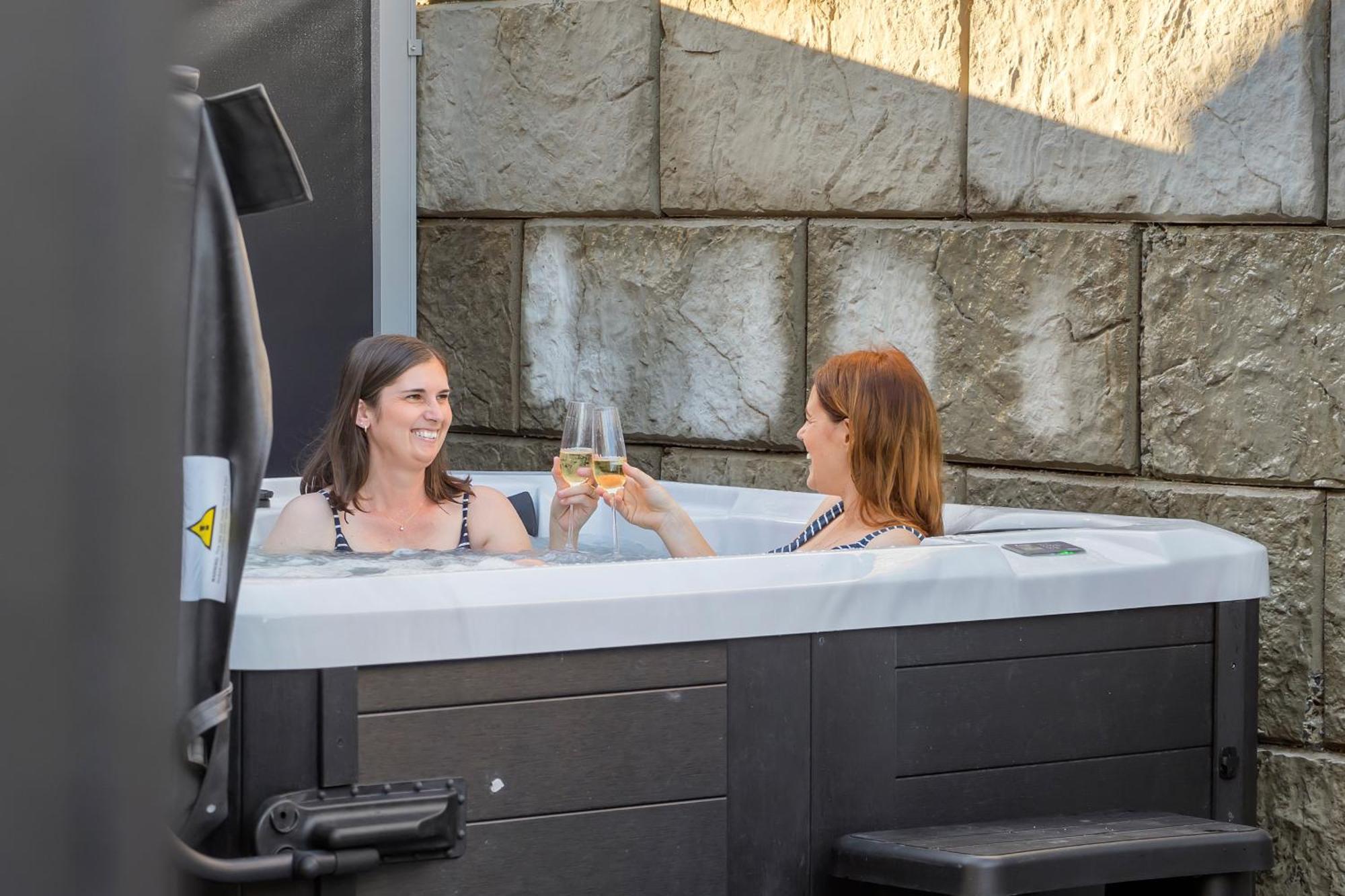 Brand New Lake Front Homes Spa Pool Taupo Eksteriør bilde