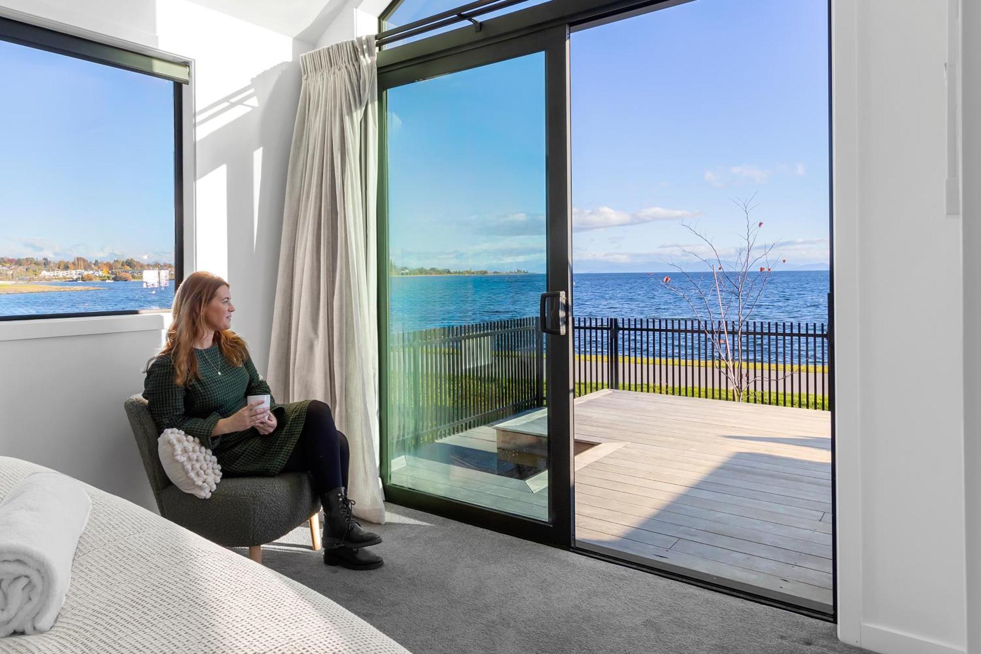 Brand New Lake Front Homes Spa Pool Taupo Eksteriør bilde